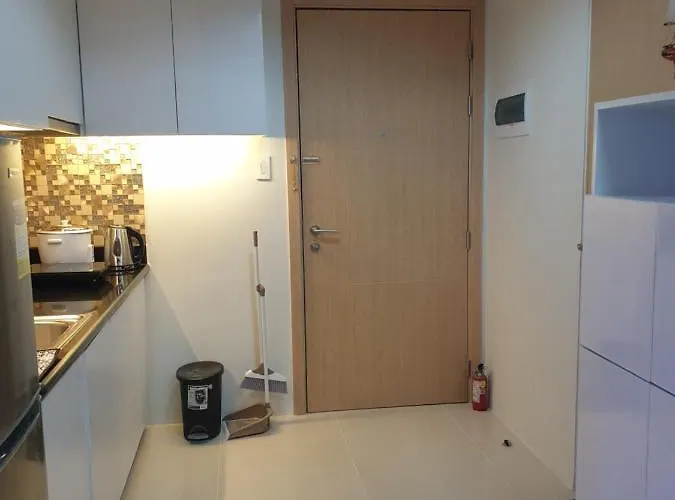 Hapi Haus At Grass Residences With Wifi, Landline & Netflix *