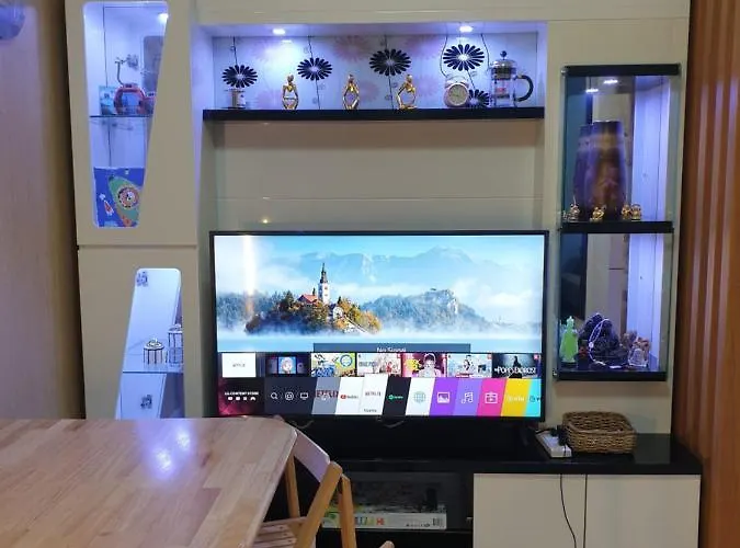 Hapi Haus At Grass Residences With Wifi, Landline & Netflix